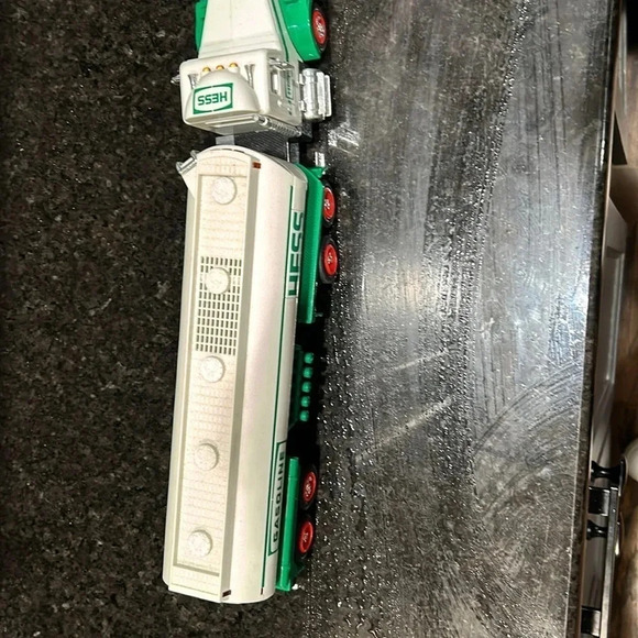 Hess 1990 Toy Tanker Truck Collectible green white - Picture 3 of 7